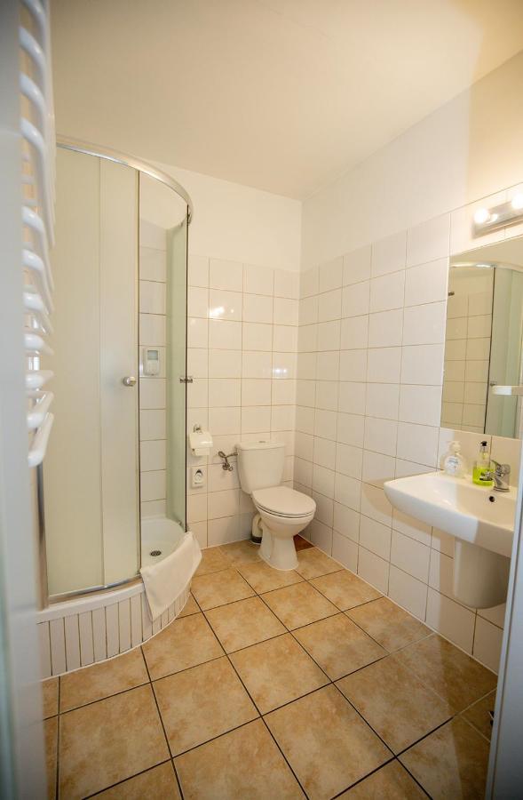 Pensjonat Rogatka Osieczna Exterior foto